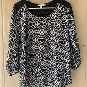Tantrums Black Lace & White Pattern Top Sz L
